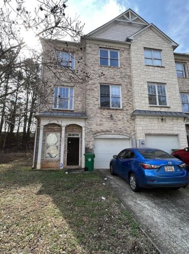 4867 Pinnacle Dr, Stone Mountain, GA 30088-2374