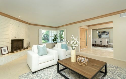 2755 Valle Vista Dr, Glendale CA  91206-4720 exterior