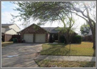 5108 Colonial Dr, Lewisville TX  75028-2111 exterior