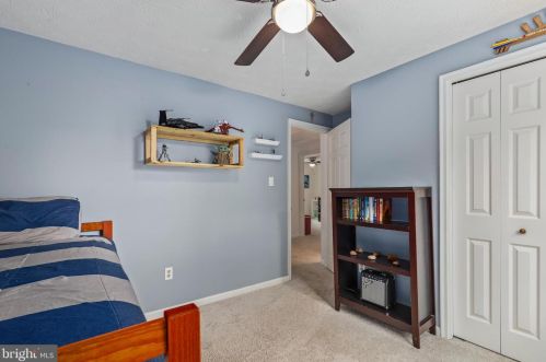 1426 Cellar Crk Way, Herndon VA  20170-2805 exterior