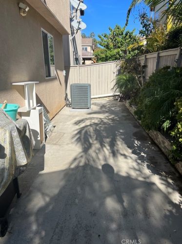 9076 Sylmar Ave, Van Nuys CA  91402-1912 exterior