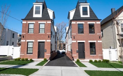 13 Washington St, Montclair, NJ 07042-4521