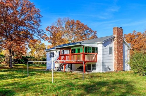 41 Waterman St, Killingly, CT 06239-4240