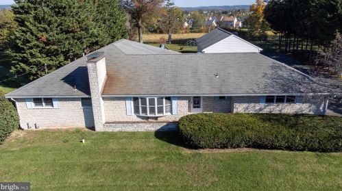 401 Moyer Rd, Pottstown, PA 19464-1019