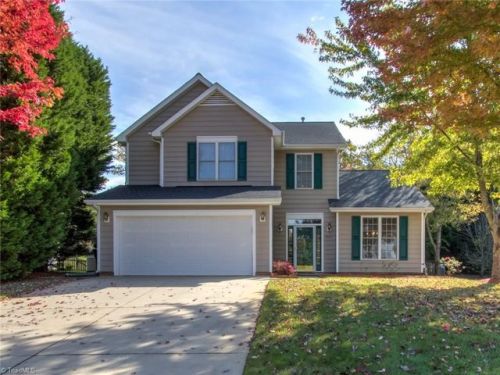 3805 Auburn Hills Dr, Greensboro, NC 27407-7884