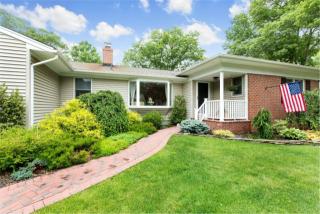 246 Prospect Ave, Canaan Lake, NY 11772-2249