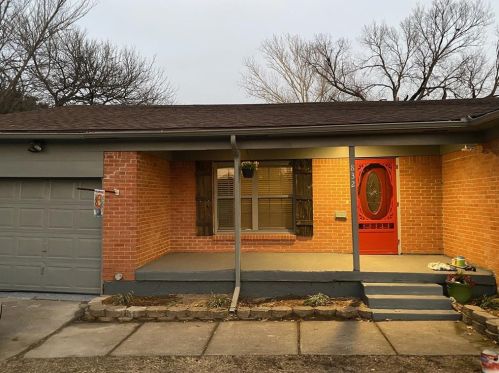 832 Zelda Dr, Hurst TX  76053-4715 exterior