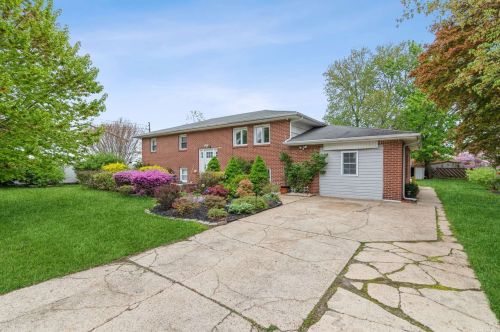 1069 Ferndale Blvd, Central Islip, NY 11722-4233