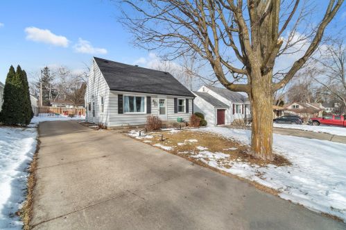 1617 Berlin Ave, Waukesha, WI 53151-1606