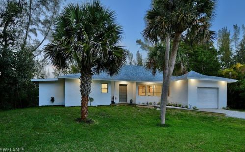 1585 Bunting Ln, Sanibel, FL 33957-4200