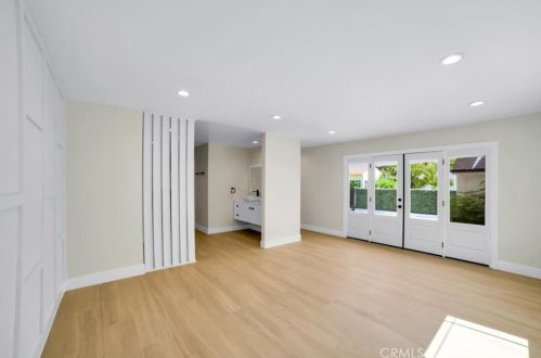 11512 La Maida St, North Hollywood CA  91601-4323 exterior