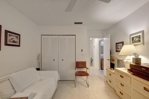 5136 Mirror Lk Blvd, Boynton Beach FL  33472-1211 exterior