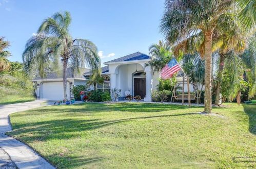 120 Heritage Way, Naples, FL 34110-1375