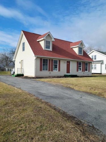 6471 Sullivan Trl, Wind Gap, PA 18091-9786