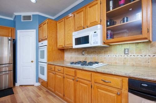 42320 Aaron Ct, Lancaster CA 93536-1266 exterior