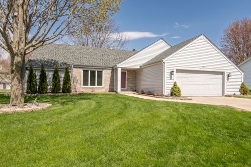2003 Penhurst Way, Waukesha, WI 53186-1218