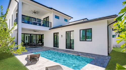 741 Lake Ave, Delray Beach, FL 33483-5927
