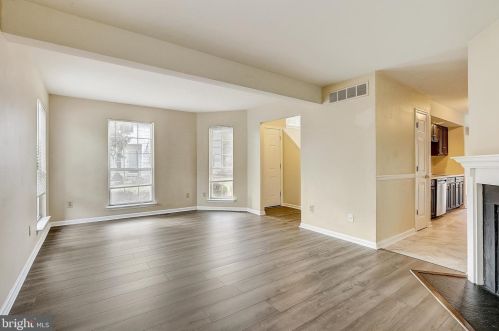 53 Vlg Dr, Collegeville PA  19473-2314 exterior