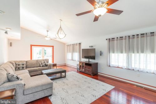 19 Lee Ann Dr, Blenheim NJ  08012-5353 exterior