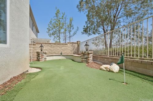 24306 Foxglove Pl, Santa Clarita CA  91354-4922 exterior