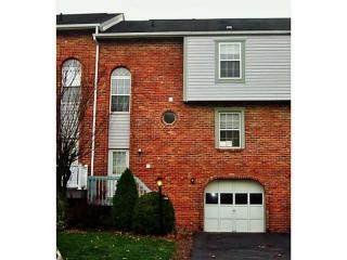 1422 Yorktown Dr, Lawrence, PA 15055-1033