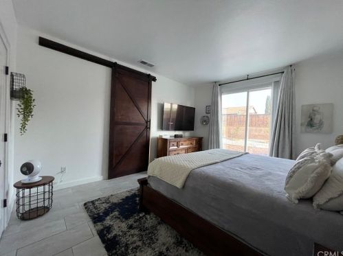 16043 Greyrock St, Victorville CA  92395-8628 exterior