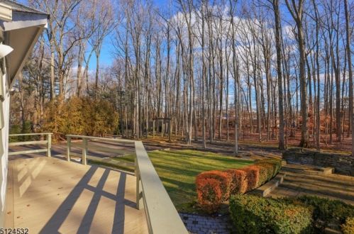 2080 Arrowwood Dr, Scotch Plains NJ 07076-4730 exterior