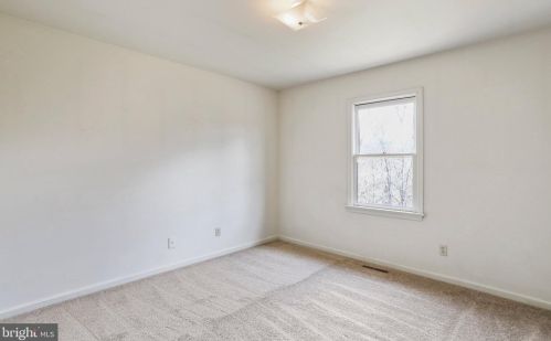 166 Hyde Park Ln, Charles Town WV  25414-4545 exterior