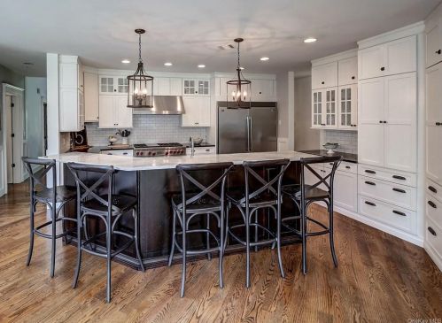 27 Stonehenge Rd, Warwick NY  10990-2354 exterior