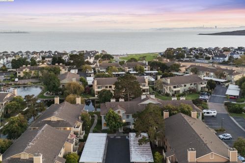123 Lakeshore Ct, Richmond CA  94804-7422 exterior