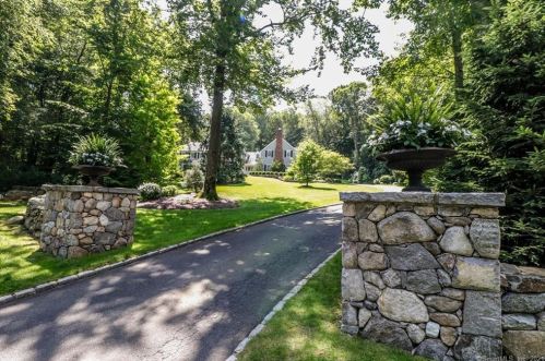 75 Carriage Rd, Wilton, CT 06897-1604