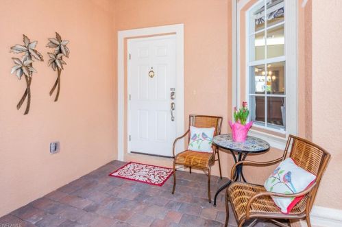 14318 Manchester Dr, Naples FL  34114-8626 exterior