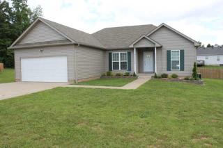 416 Athena Dr, Clarksville, TN 37042-3382