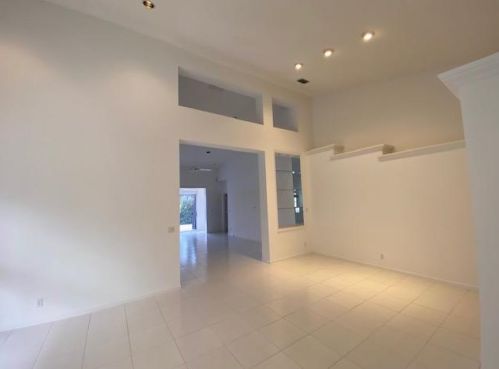 8312 Horseshoe Bay Rd, Boynton Beach, FL 33472-5044