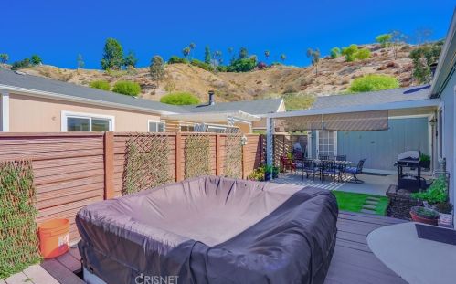 28101 Vista View Dr, Santa Clarita CA  91351-5710 exterior