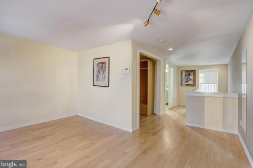 2417 Grays Ferry Ave, Philadelphia PA  19146-2450 exterior