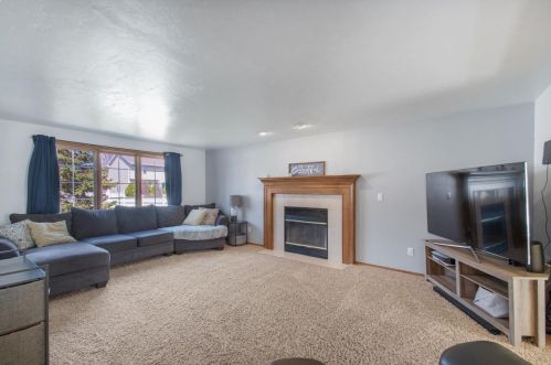 2645 Englewood Rd, Green Bay, WI 54311-5425
