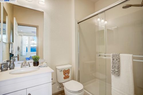 70 Thunder Bay Ct, West Pittsburg CA  94565-7924 exterior