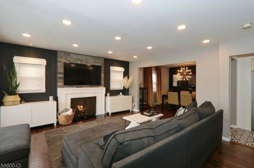 529 Myrtle Ave, Roselle Park, NJ 07204-1507