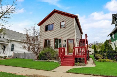 2572 Delaware Ave, Milwaukee WI  53207-1908 exterior
