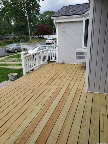 28 43rd St, Islip Manor NY  11751-1306 exterior