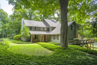 79 Nettleton Hollow Rd, Woodbury, CT 06798-1513