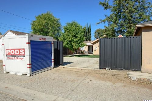 17536 Saticoy St, Van Nuys CA 91406-2333 exterior