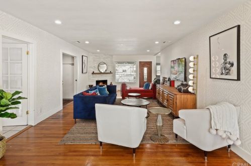 7356 Leescott Ave, Van Nuys CA  91406-2629 exterior
