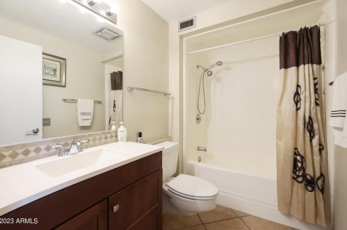 13448 100 Ave, Sun City AZ  85351-2854 exterior