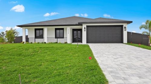 3222 4th Pl, Cape Coral, FL 33904-4117
