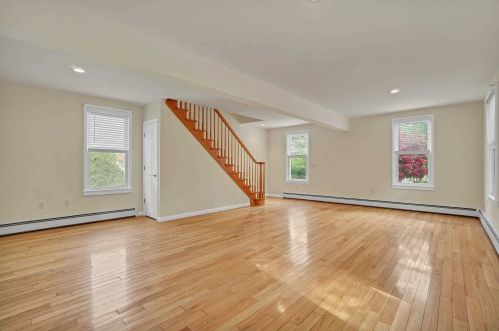 2 Indian Ln, Poughkeepsie, NY 12603-4008