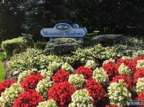 29 Bentley Dr, Franklin Lakes NJ  07417-1940 exterior