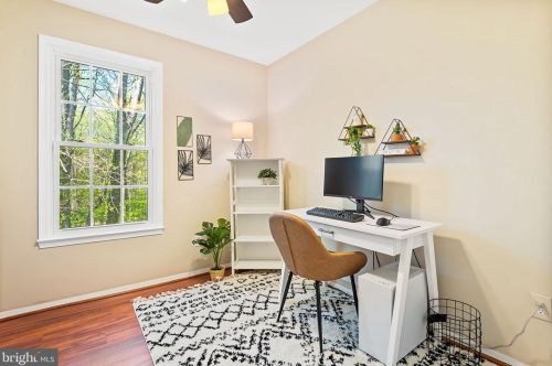 2314 Horseferry Ct, Herndon VA  20191-2718 exterior