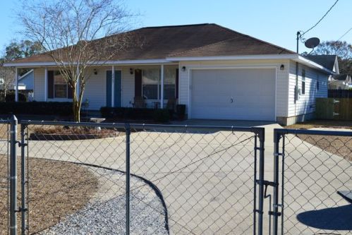 2467 Interstate Cir, Pensacola, FL 32526-9218
